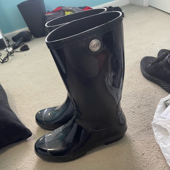 ugg rain boots - Picture 4 of 4